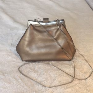 Dione leather purse